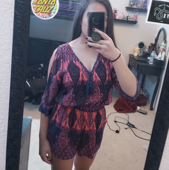 Cold Shoulder Romper - Picture 2 of 6